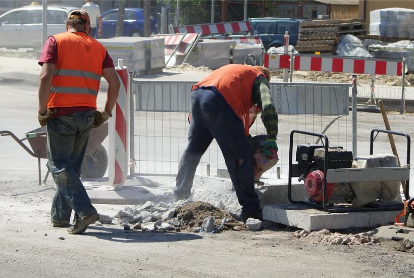 CNAIR: Lucrările de reparaţie cu mixtură asfaltică pe Autostrada Soarelui încep marţi