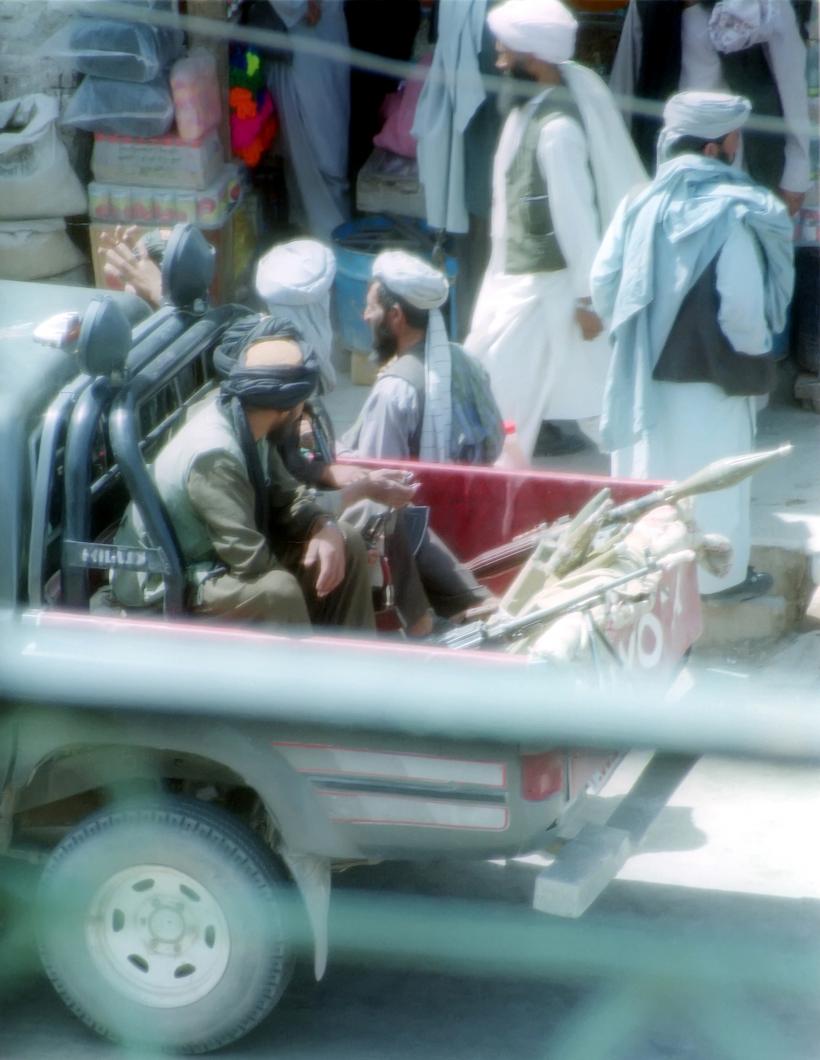 Șoc: Americanii cotizează pentru talibani