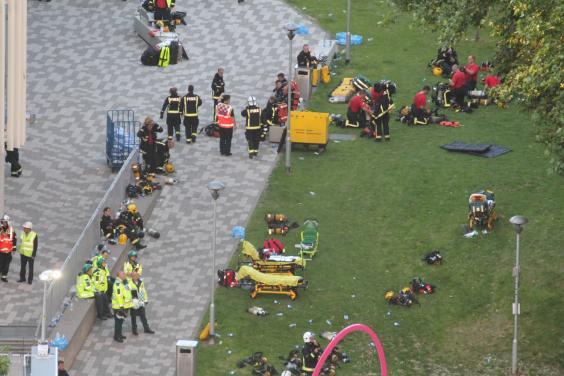 MAE: Ambasada României verifică dacă au fost cetăţeni români afectaţi de INCENDIUL de la Grenfell Tower din Londra