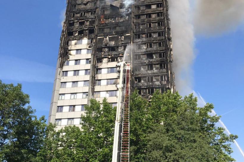 Incendiu la Grenfell Tower: Pompierii admit că &quot;nu cunosc&quot; numărul total al dispăruţilor