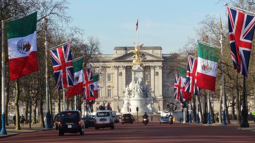 10 reguli pe care prințesele de la Palatul Buckingham trebuie să le respecte