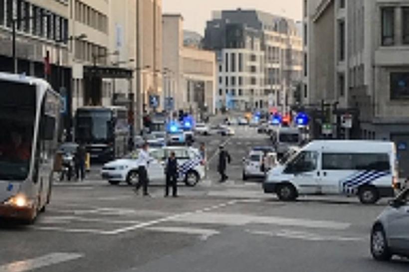 VIDEO - Panică la Bruxelles după o explozie și mai mute focuri de armă. Gara Centrală a fost evacuată