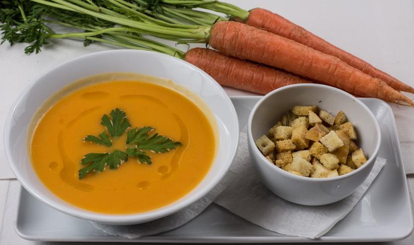 REŢETA ZILEI:  Supă cremă de morcovi