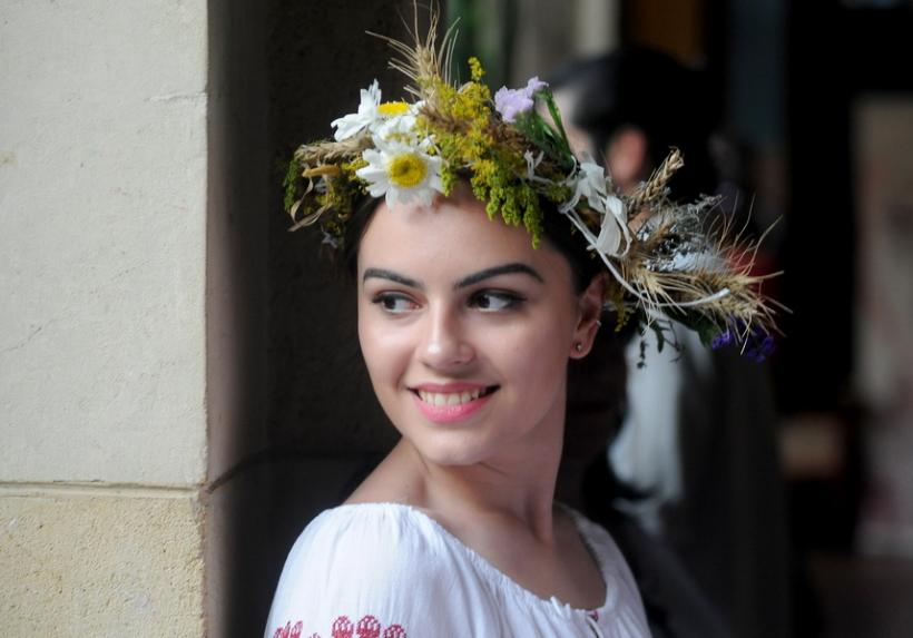 GALERIE FOTO - Sânzienele, sărbătoare păgână a românilor, celebrate la Școala Centrală 18580431