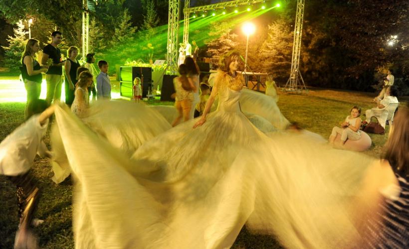 GALERIE FOTO - Sânzienele, sărbătoare păgână a românilor, celebrate la Școala Centrală 18580442