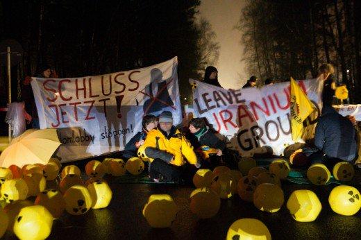 Zeci de mii de oameni au protestat împotriva a două centrale nucleare din Belgia