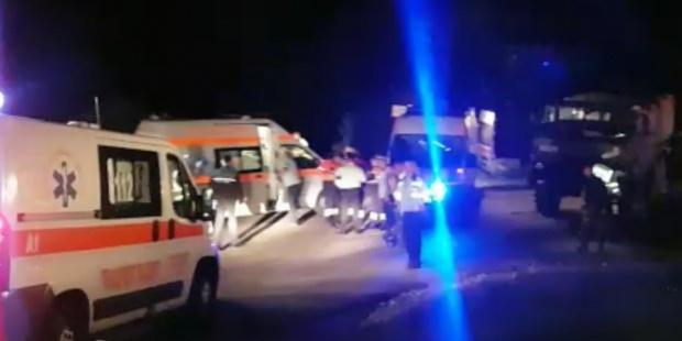 UPDATE - ALERTĂ -  Un camion militar s-a răsturnat în Argeș. Trei militari au MURIT