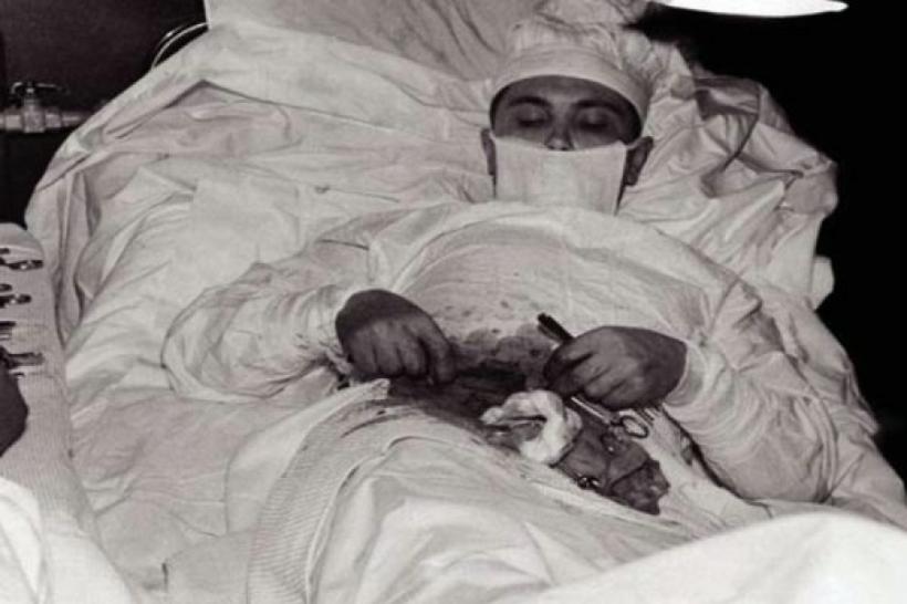 Chirurgul care S-A OPERAT DE UNUL SINGUR, la minus 50 de grade, ÎN ANTARCTICA