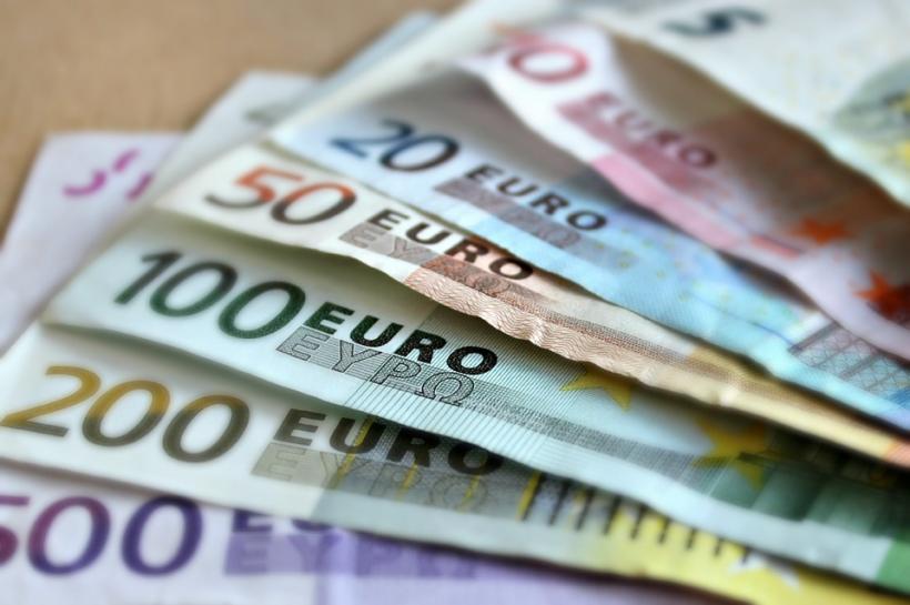 Parlamentul European a aprobat 100 de milioane de euro asistenţă financiară pentru Republica Moldova