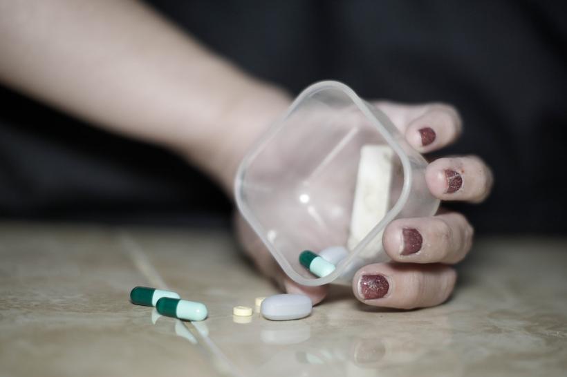 Prahova: Trei minore, la spital după ce au înghiţit pastile antidepresive, una fiind în comă