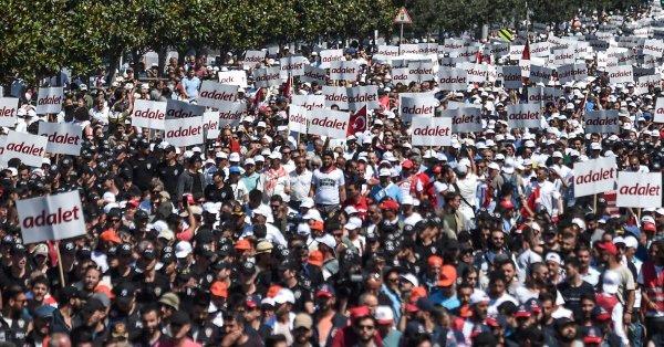 Cel mai mare protest împotriva lui Erdogan, la Istanbul
