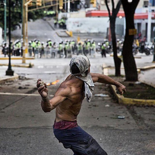 VIDEO - Venezuela: 100 de zile de proteste, 91 de morţi, 1500 de răniţi