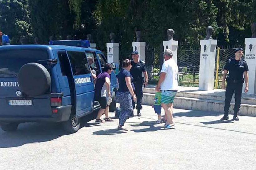 Hunedoara: Mai mulţi turişti, între care o gravidă, blocaţi în telecabina de pe Cetatea Deva de la o pană de curent