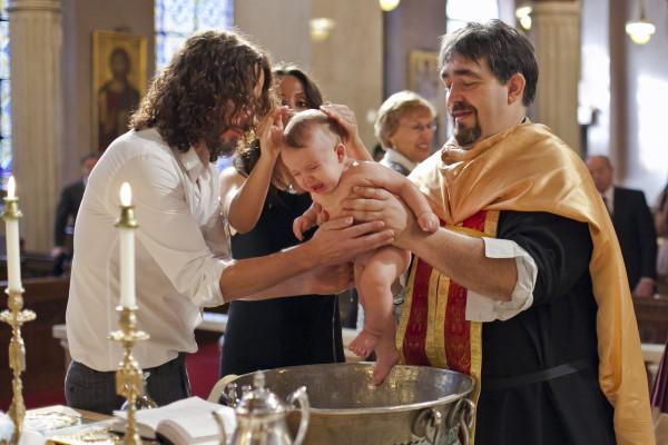 6 cele mai bizare mituri despre botez, la români