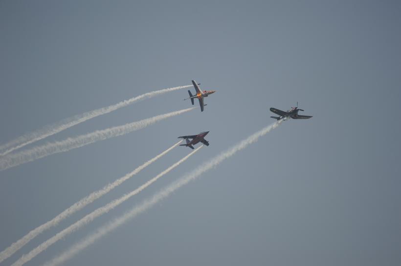 BIAS 2017 - un mix de acrobaţii cu elicopterul, aeronave militare şi avioane istorice (GALERIE FOTO) 18582780