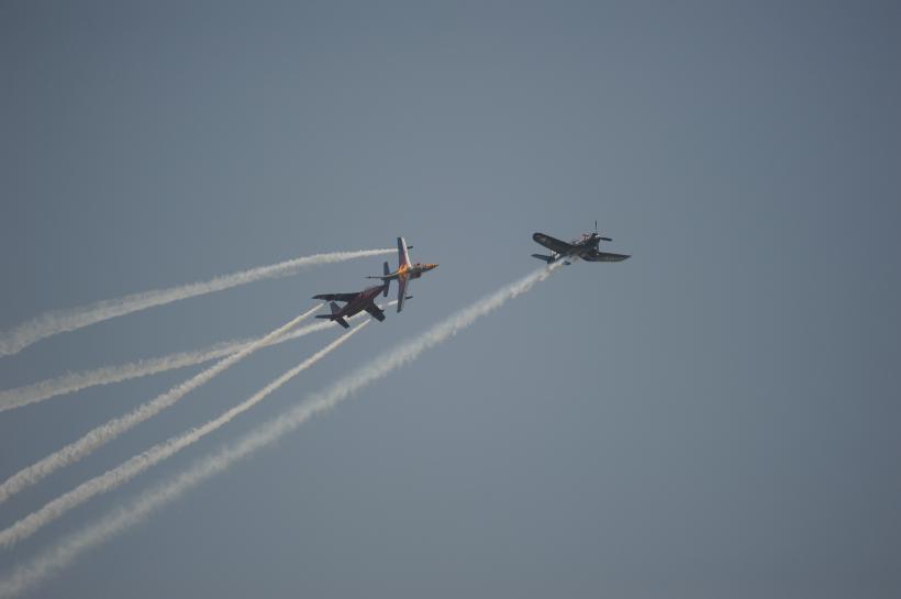 BIAS 2017 - un mix de acrobaţii cu elicopterul, aeronave militare şi avioane istorice (GALERIE FOTO) 18582781