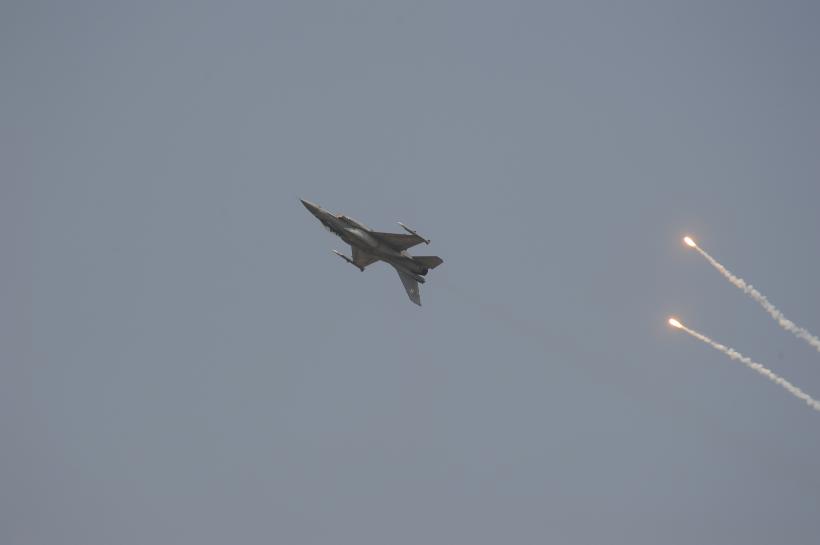 BIAS 2017 - un mix de acrobaţii cu elicopterul, aeronave militare şi avioane istorice (GALERIE FOTO) 18582792