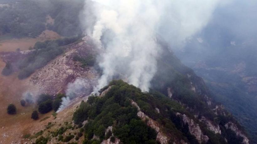 Incendiul din Parcul Naţional Domogled - Valea Cernei a pornit de la un foc deschis