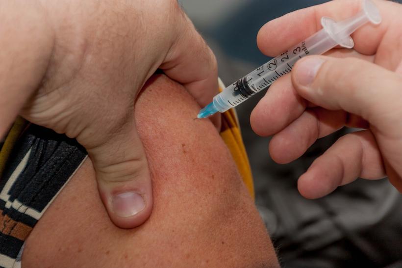  Ce trebuie să știi despre vaccinul contra hepatitei B