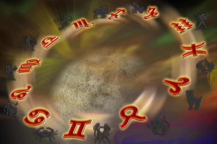 Horoscopul runelor pentru luna august. Urmează o lună plină de neprevăzut