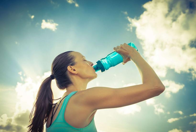 De ce, când și cum trebuie să bei apă pentru un corp frumos și sănătos