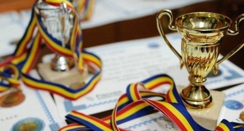 Elevii români medaliați  la olimpiada internațională de Biologie din Anglia