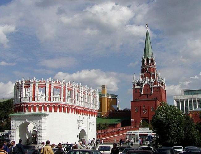 Atac armat la Moscova. Patru morți într-un tribunal