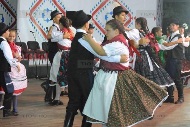  Sibiu: Festivalul  Internațional de Folclor „Cântecele Munților” va reuni peste 600 de artiști români și străini
