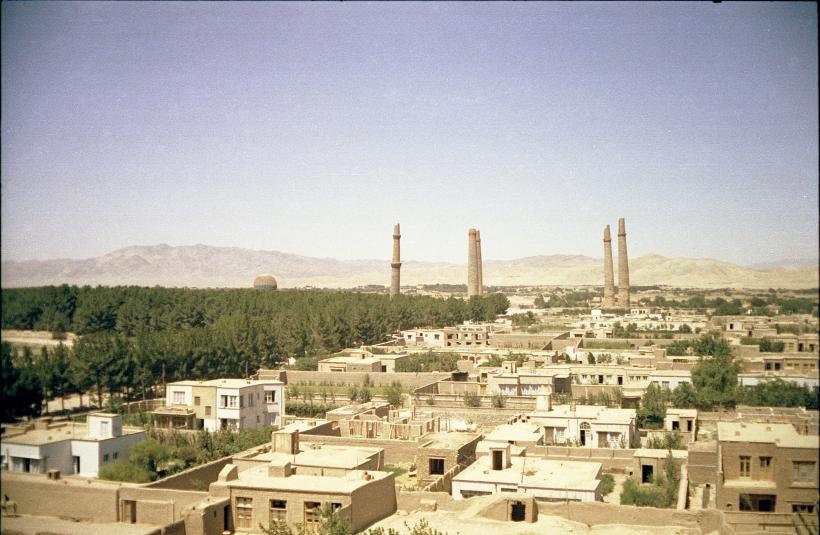 Zeci de morți după un atac la o moschee din Herat