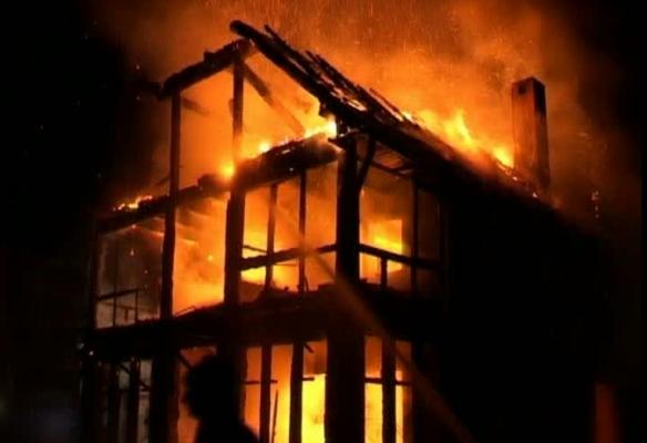 Vâlcea: Incendiu de proporții la un restaurant din Horezu