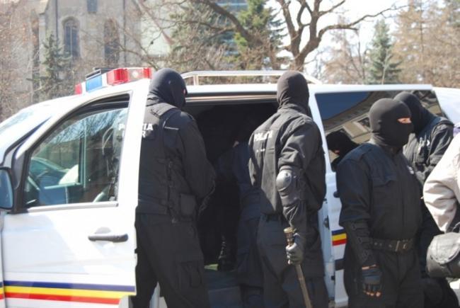 Înalt ofițer din cadrul Jandarmeriei Române, arestat pentru 30 de zile, după ce a fost ridicat de mascați de pe aeroportul Otopeni