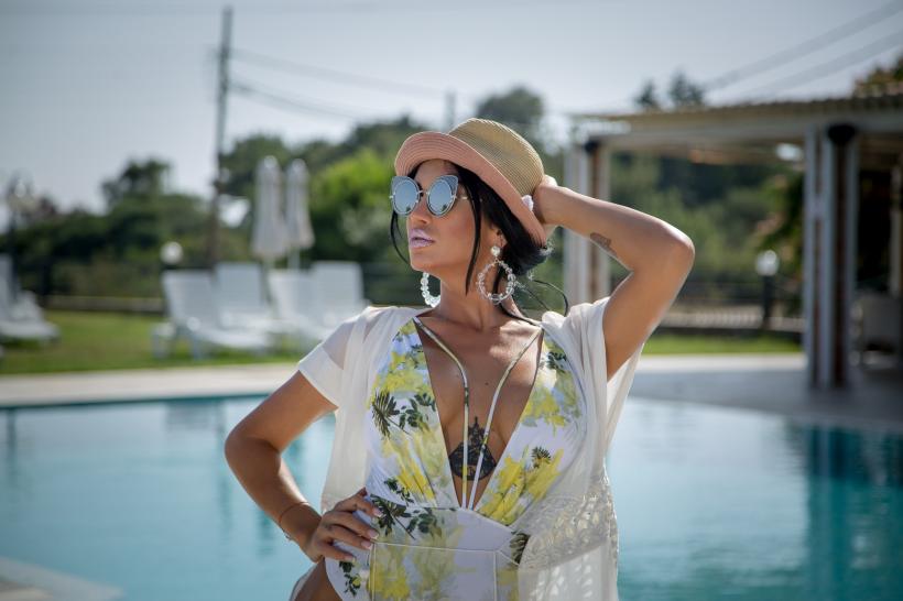 Margherita de la Clejani, pictorial incendiar! Bruneta a pozat în ipostaze sexy 18584387