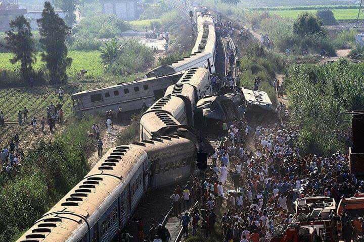Autorităţile egiptene dispun arestarea mecanicilor trenului implicat în coliziunea din apropiere de Alexandria