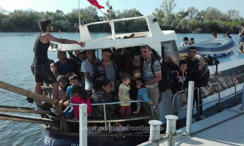 Navă cu 70 de migranți din orientul mijlociu, interceptată de poliția de frontieră constănțeană