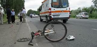 Bistrița Năsăud: Un biciclist a fost accidentat grav pe DN17D