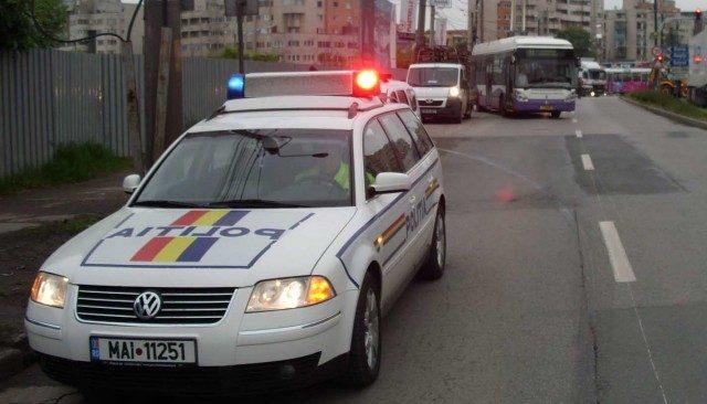 Bătaie între romii din Timișoara. Doi bărbați au băgat o femeie în spital