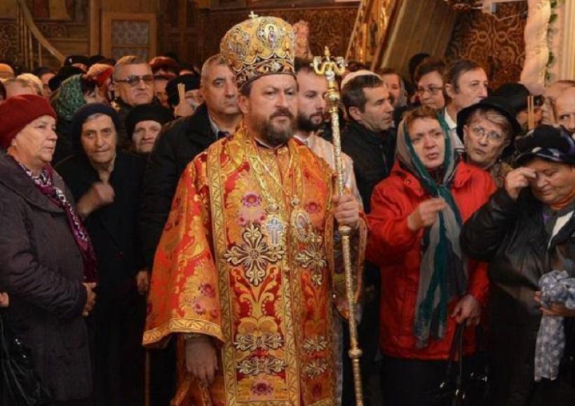 Reprezentanţii Patriarhiei îi cer Episcopului de Huşi să aibă demnitate și să se retragă