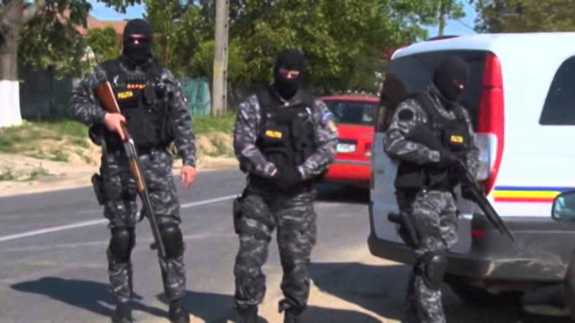 Hoții care jefuiau turiștii în Eforie Nord și Costinești, prinși cu focuri de armă