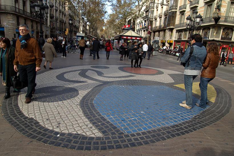 Poliţia a extins căutarea suspectului din Barcelona în toate ţările din Europa