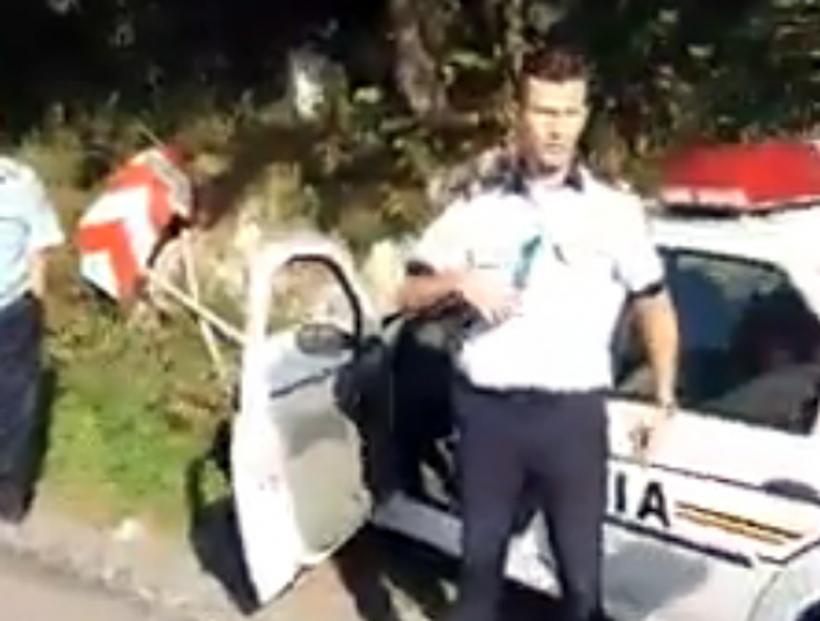 Video șocant - Un motociclist a fost grav accidentat de polițiștii care îl urmăreau