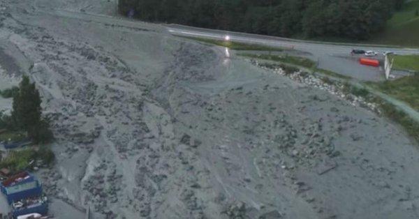 Elveţia: Opt persoane dispărute în urma unei alunecări de teren (poliţia)