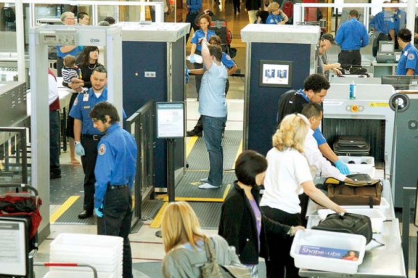Alertă pe un aeroport din Franța! Ce au găsit autorităţile în bagajul unui bărbat care se întorcea din Africa
