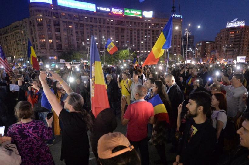 PROTESTE de amploare în Bucureşti şi mai multe oraşe din ţară, duminică seara. În Capitală protestul începe la ora 20, în Piaţa Victoriei