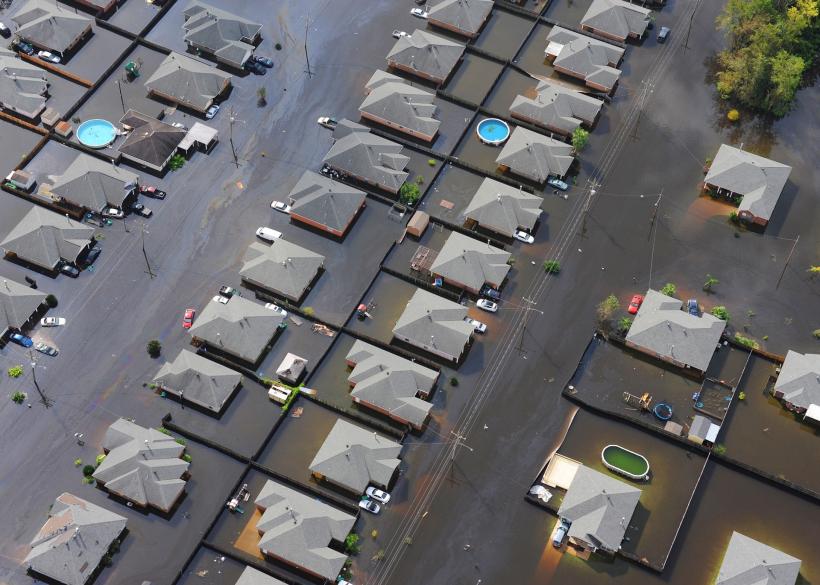 Donald Trump va vizita zonele afectate de uraganul Harvey