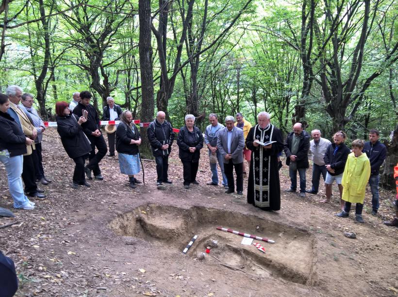 3 luptători anticomuniști, deshumați în zona comunei Cricău, județul Alba - Galerie Foto