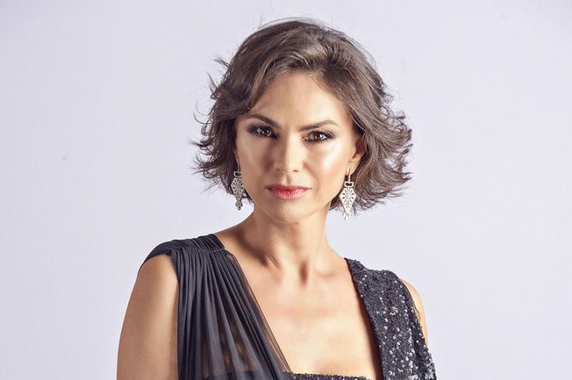 Secretele de frumusețe ale Ramonei Bădescu:  “Întotdeauna înaintea unui spectacol îmi fac o mască cu miere”