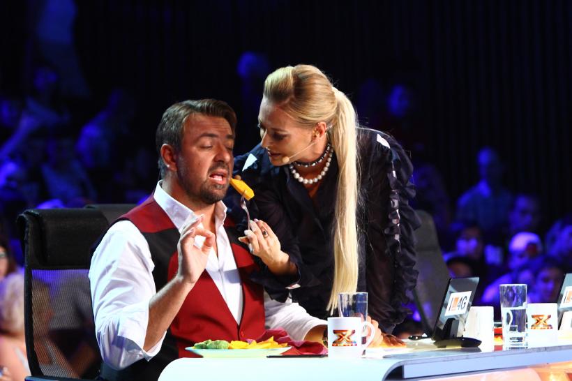 Delia își răsfaţă colegii cu fructe proaspete la filmările „X Factor”