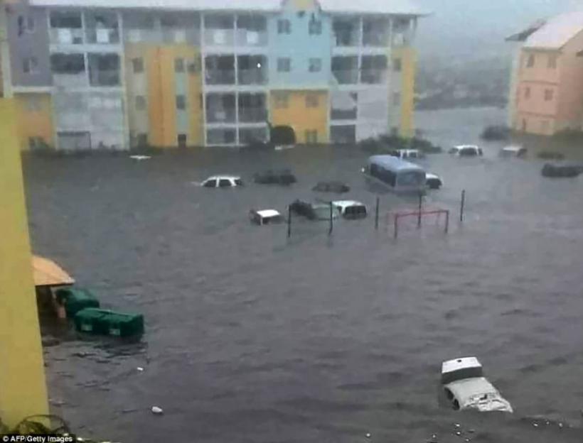 Uraganul IRMA face ravagii: două insule din Caraibe au fost rase de pe faţa pământului!