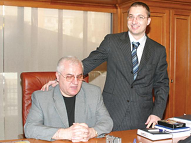 Cum îşi şterg urmele fostul iubit al Ioanei Băsescu și fiul lui Mitică Dragomir 