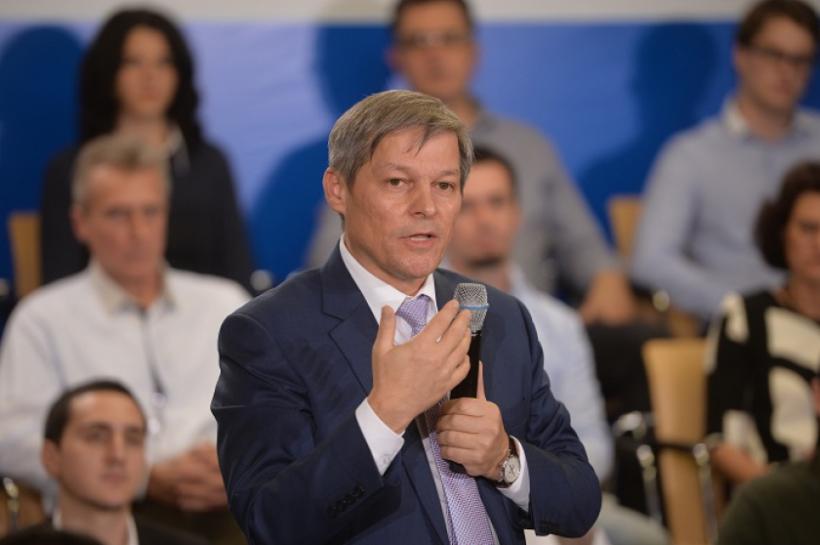 Fostul premier Dacian Cioloş, implicat într-un accident rutier în Dâmboviţa
